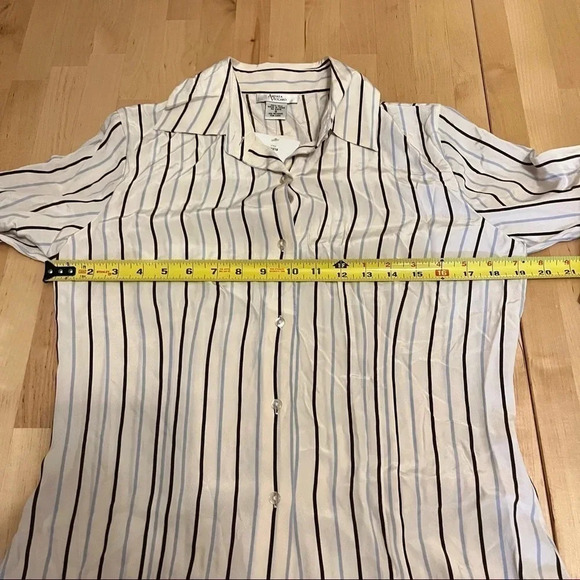 Andrea Viccaro NWT Women Small 100% Silk Button Front Shirt Classic Career - Picture 8 of 9